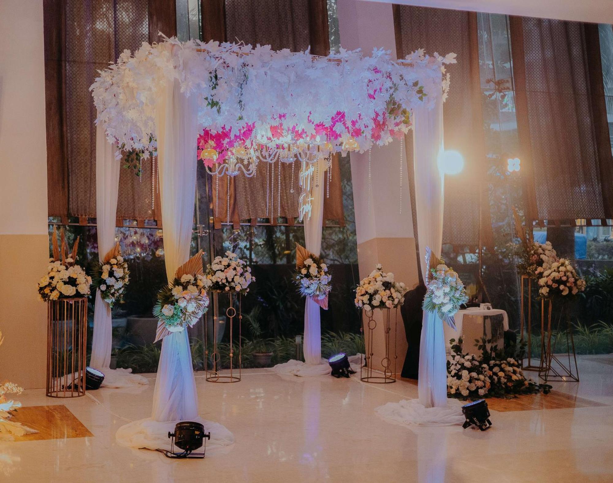 Radisson Blu Hotel Pune Kharadi Exterior photo A wedding canopy